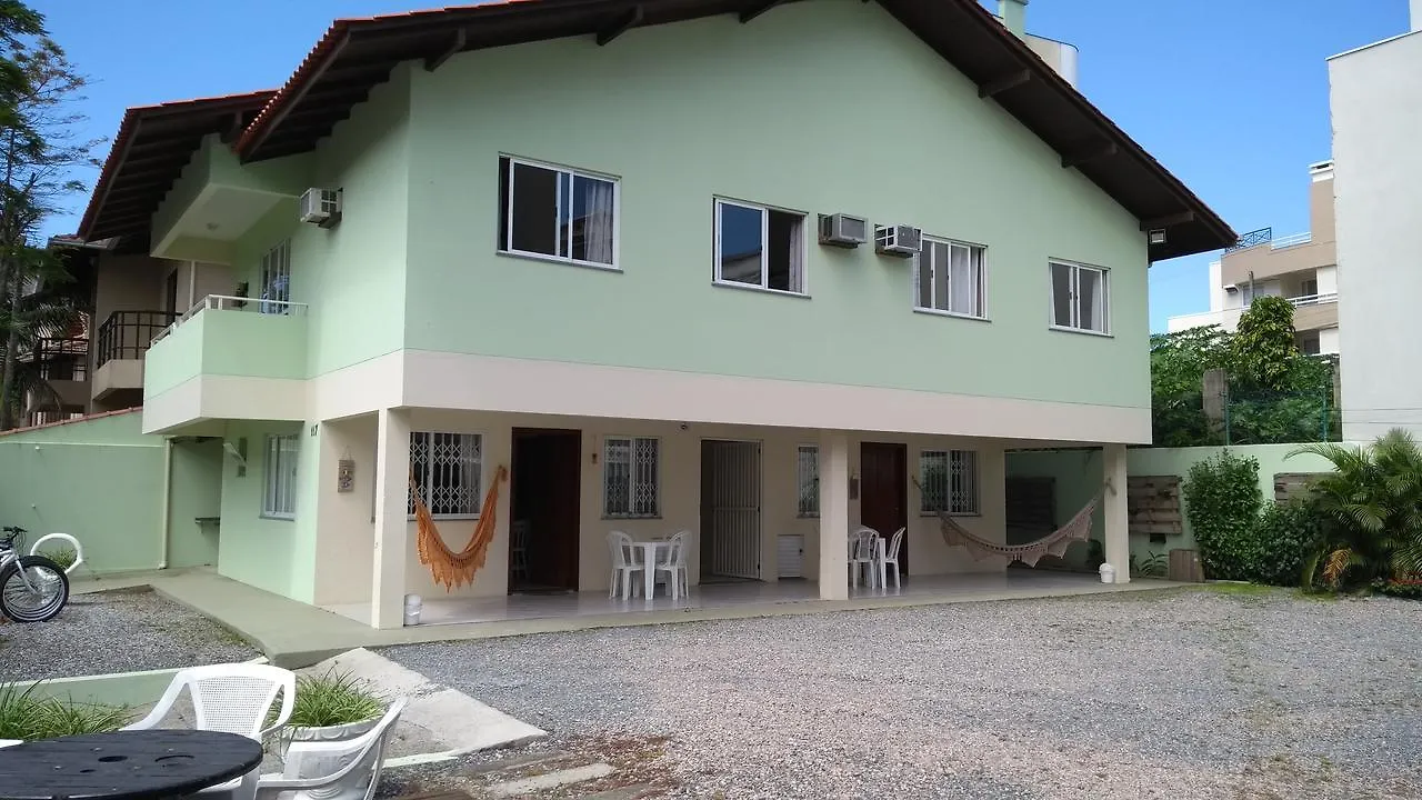 Parada De Bombas Apartamentos Bombinhas Apartmán