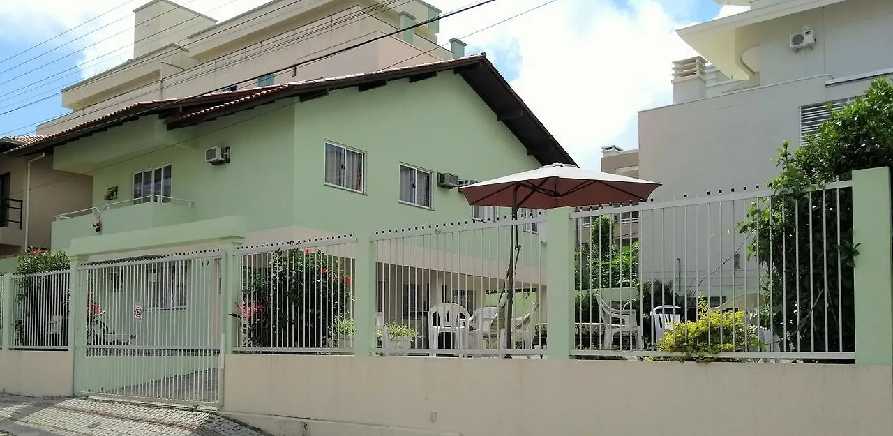 Parada De Bombas Apartamentos Bombinhas Apartmán
